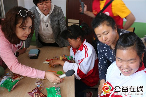 飞鹤奶粉助残公益行呵护心灵成长志愿服务活动走进特效学校