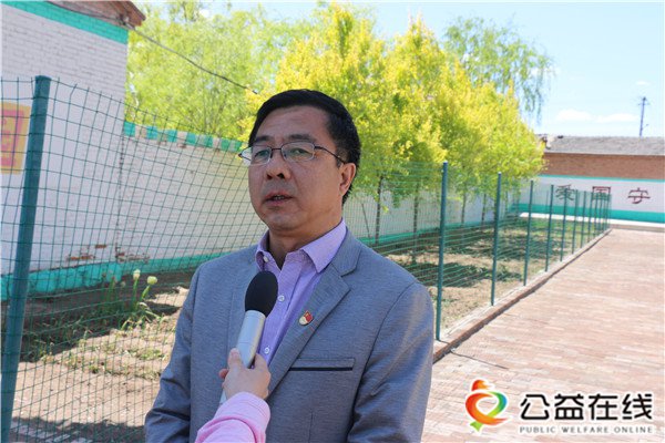 飞鹤奶粉助残公益行呵护心灵成长志愿服务活动走进特效学校
