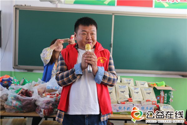 飞鹤奶粉助残公益行呵护心灵成长志愿服务活动走进特效学校